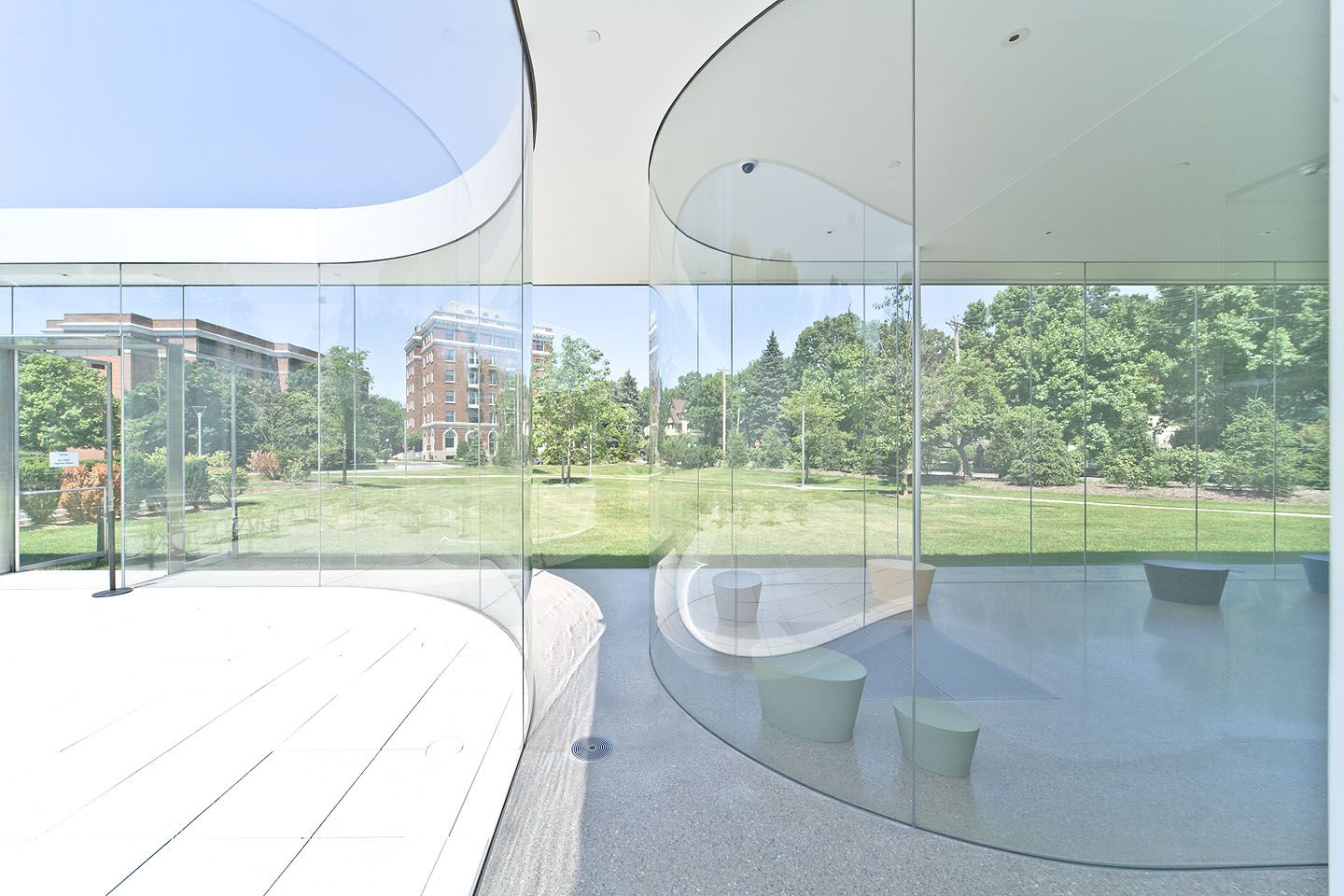 Glass Pavilion at Toledo Museum, Toledo USA – SANAA